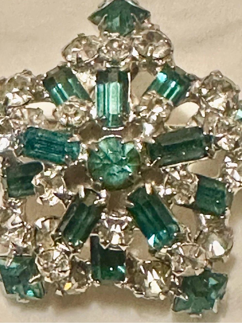 Emerald Crystal Snowflake Brooch - Women Jewelry
